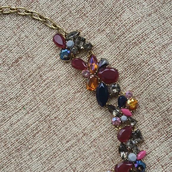 J.Crew Crystal Wreath Cluster Necklace NWT - Picture 6 of 7